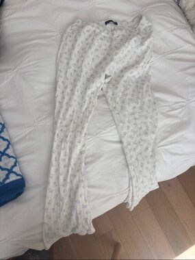 Brandy Melville White Lounge Pants with Light Blue Floral Print